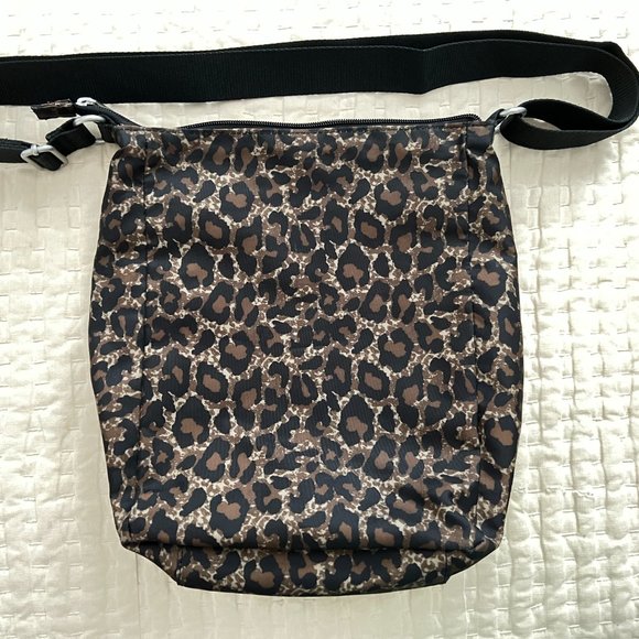 Baggallini Leopard Print bag - Picture 3 of 6